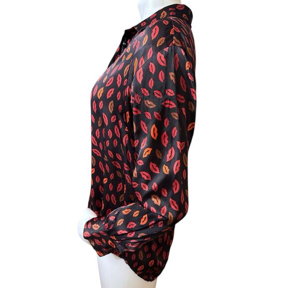 Johnny Was Amora Boxy Charmeuse Shirt Black Lips Print Silk Size XS(flaw) - Picture 3 of 10